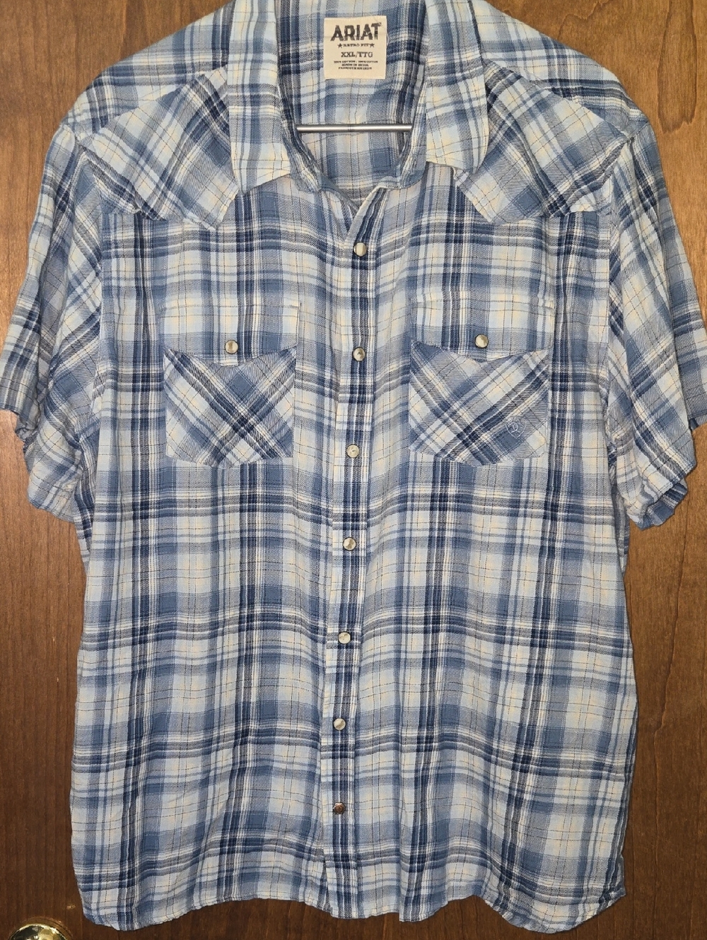Ariat Men's Light and Navy Blue Plaid Short-Sleeve Button-Down Shirt